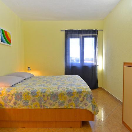 Apartments Milica 56 Pula Exterior photo