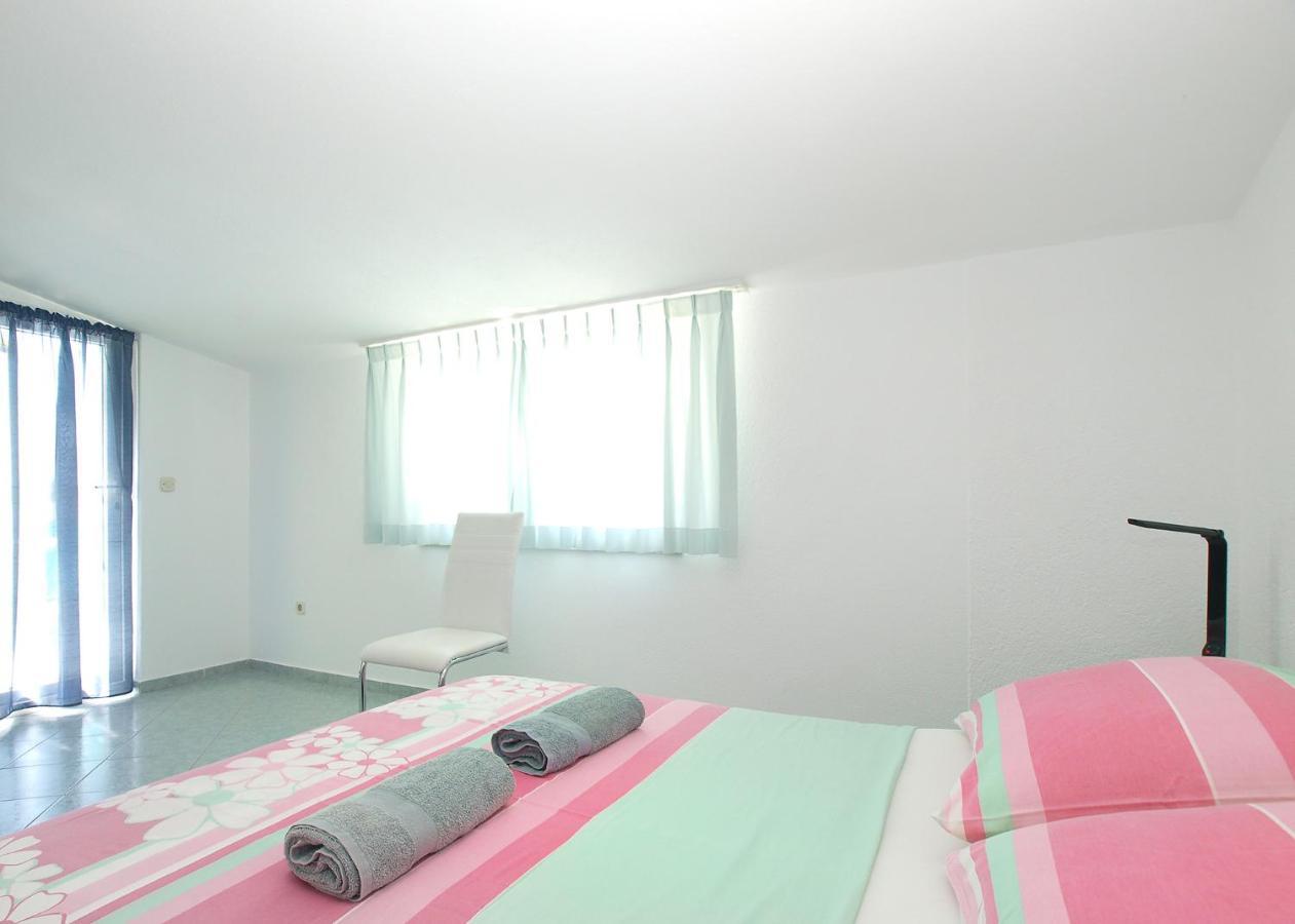 Apartments Milica 56 Pula Exterior photo