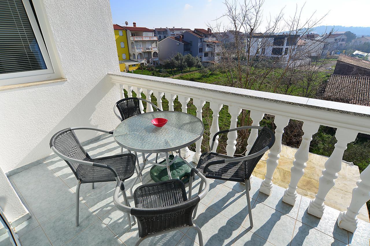 Apartments Milica 56 Pula Exterior photo