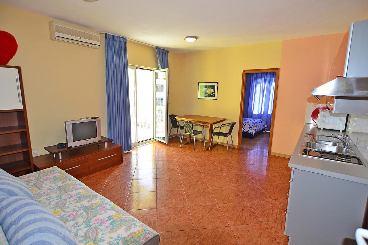 Apartments Milica 56 Pula Exterior photo