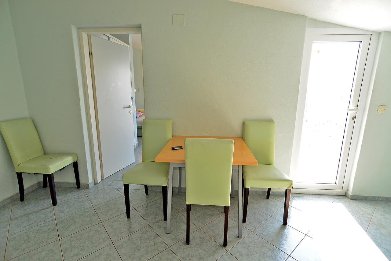 Apartments Milica 56 Pula Exterior photo