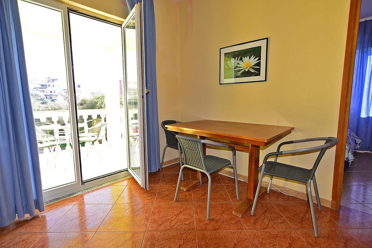 Apartments Milica 56 Pula Exterior photo