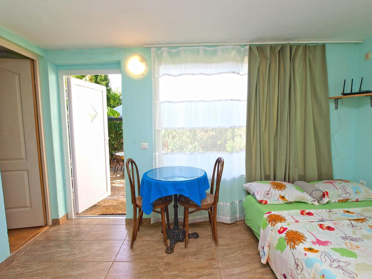 Apartments Milica 56 Pula Exterior photo