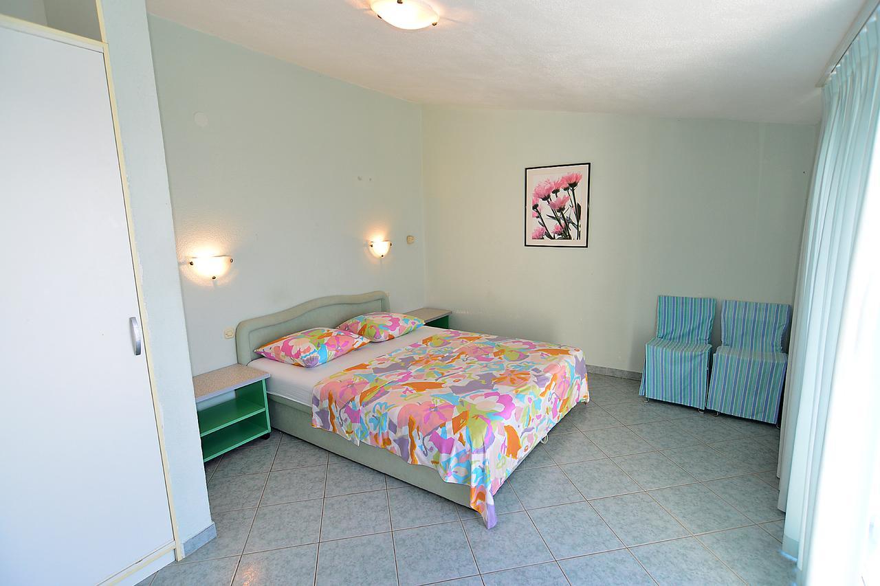 Apartments Milica 56 Pula Exterior photo
