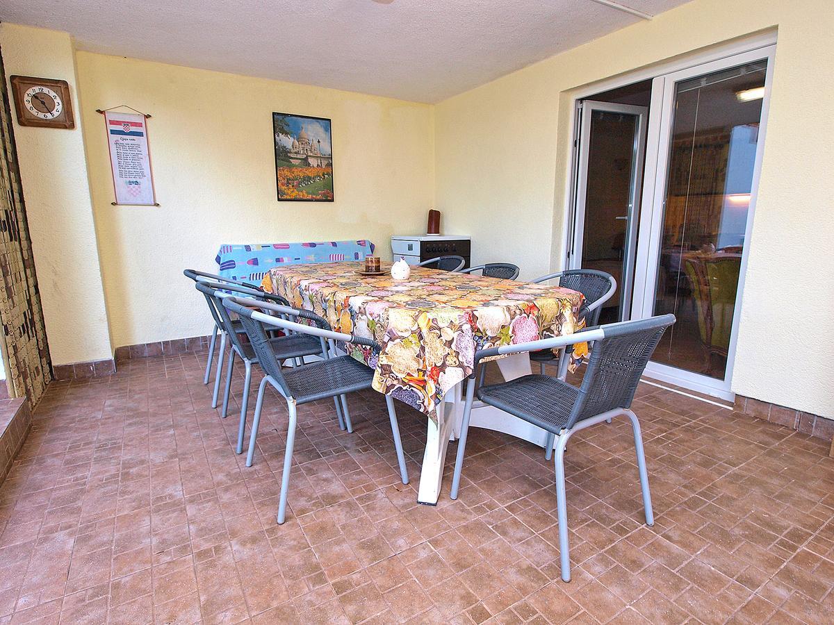 Apartments Milica 56 Pula Exterior photo